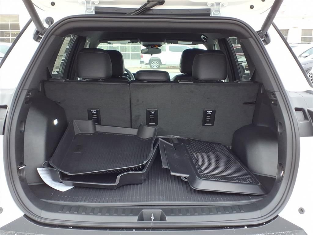 New 2026 Chevrolet Equinox LT w/ Convenience Package II image 8