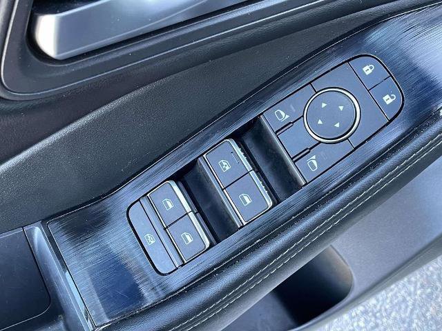 Used 2024 Nissan Rogue SL w/ SL Premium Package image 9