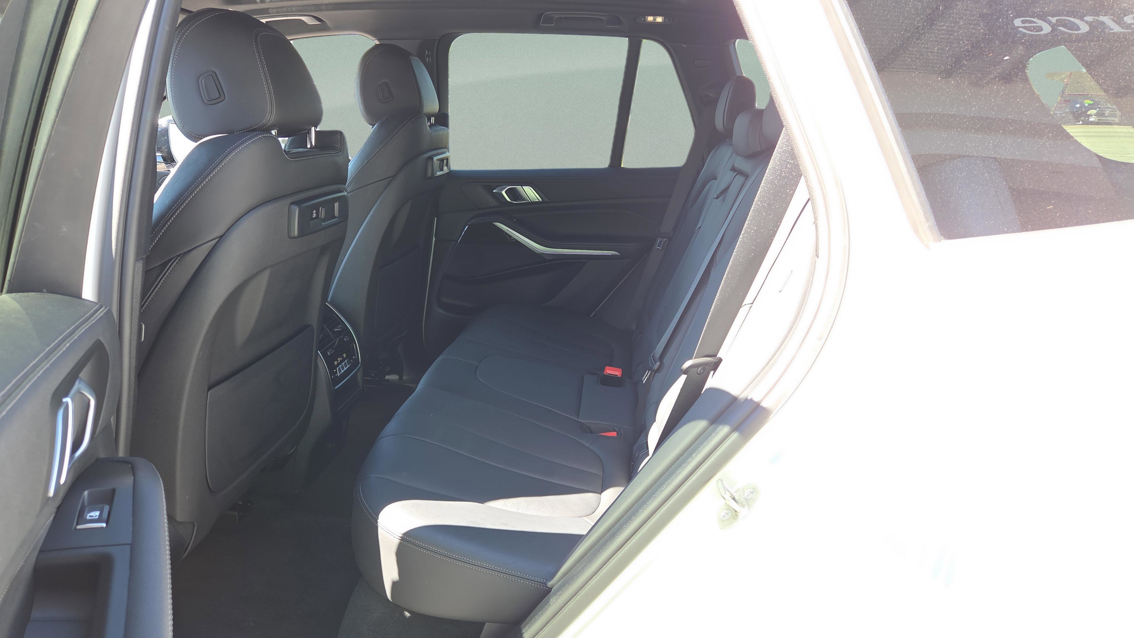 Used 2022 BMW X5 xDrive45e image 12