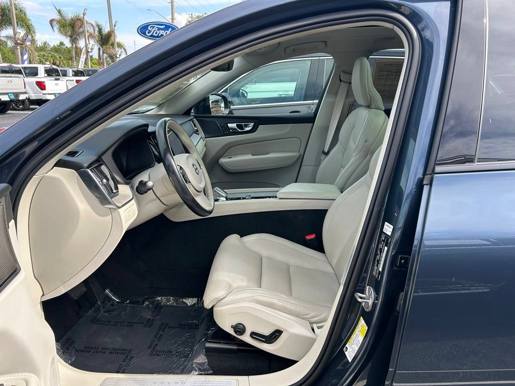 Used 2023 Volvo XC60 B5 Ultimate w/ Climate Package AWD/4WD image 15