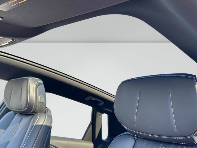 Used 2026 Cadillac Lyriq Luxury image 9