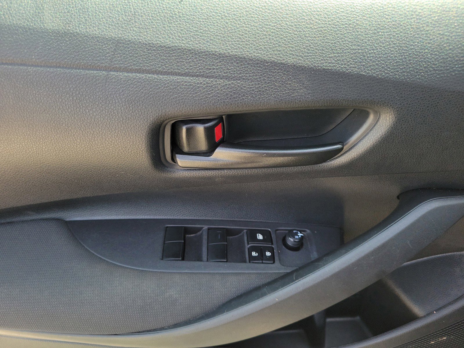 Used 2024 Toyota Corolla LE FWD image 19
