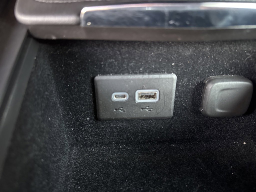 Used 2022 Cadillac XT4 Premium Luxury w/ Enhanced Visibility Package image 28