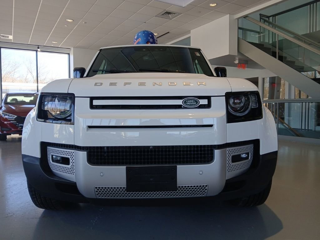 Used 2024 Land Rover Defender 110 S image 8