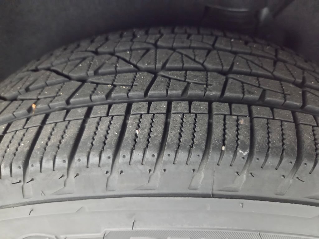 Used 2018 Chevrolet Equinox LT AWD/4WD image 16