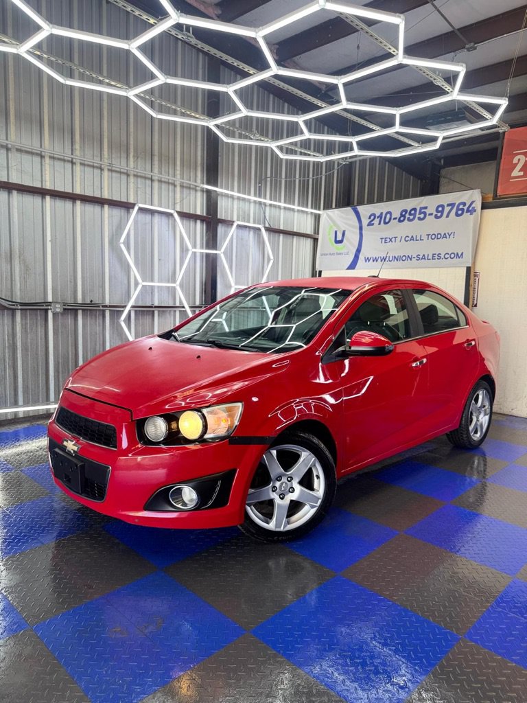 Used 2016 Chevrolet Sonic LTZ FWD image 2