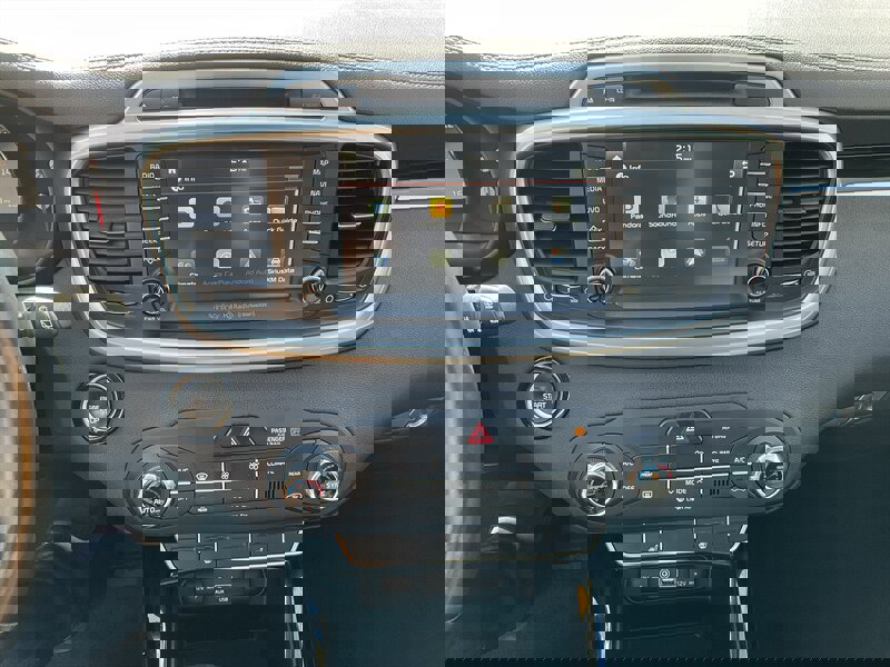 Used 2017 Kia Sorento SX image 29