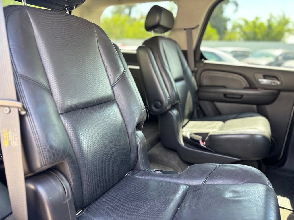 Used 2007 Cadillac Escalade AWD w/ Information Package image 17