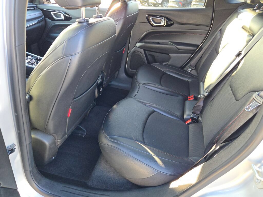 Used 2024 Jeep Compass Trailhawk AWD/4WD image 16