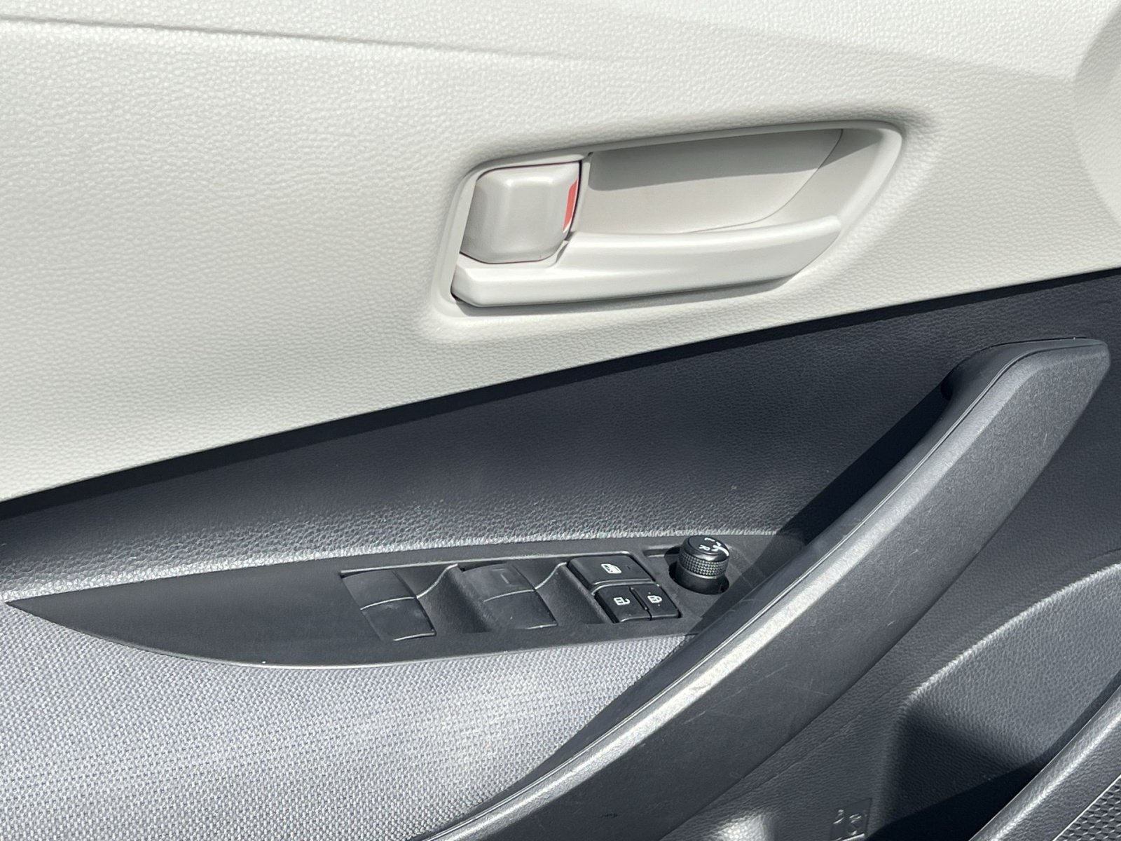 Used 2024 Toyota Corolla LE FWD image 14