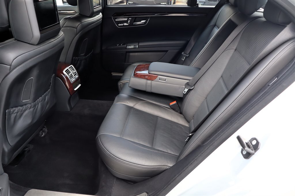 Used 2010 Mercedes-Benz S 63 AMG image 31