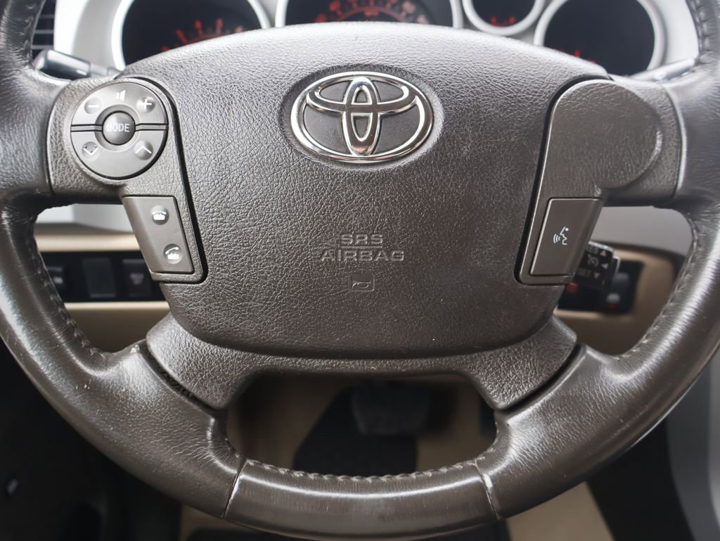 Used 2008 Toyota Tundra 4x4 CrewMax image 16