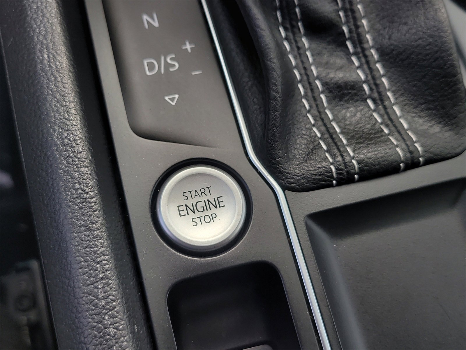 Used 2021 Volkswagen Atlas SE image 28