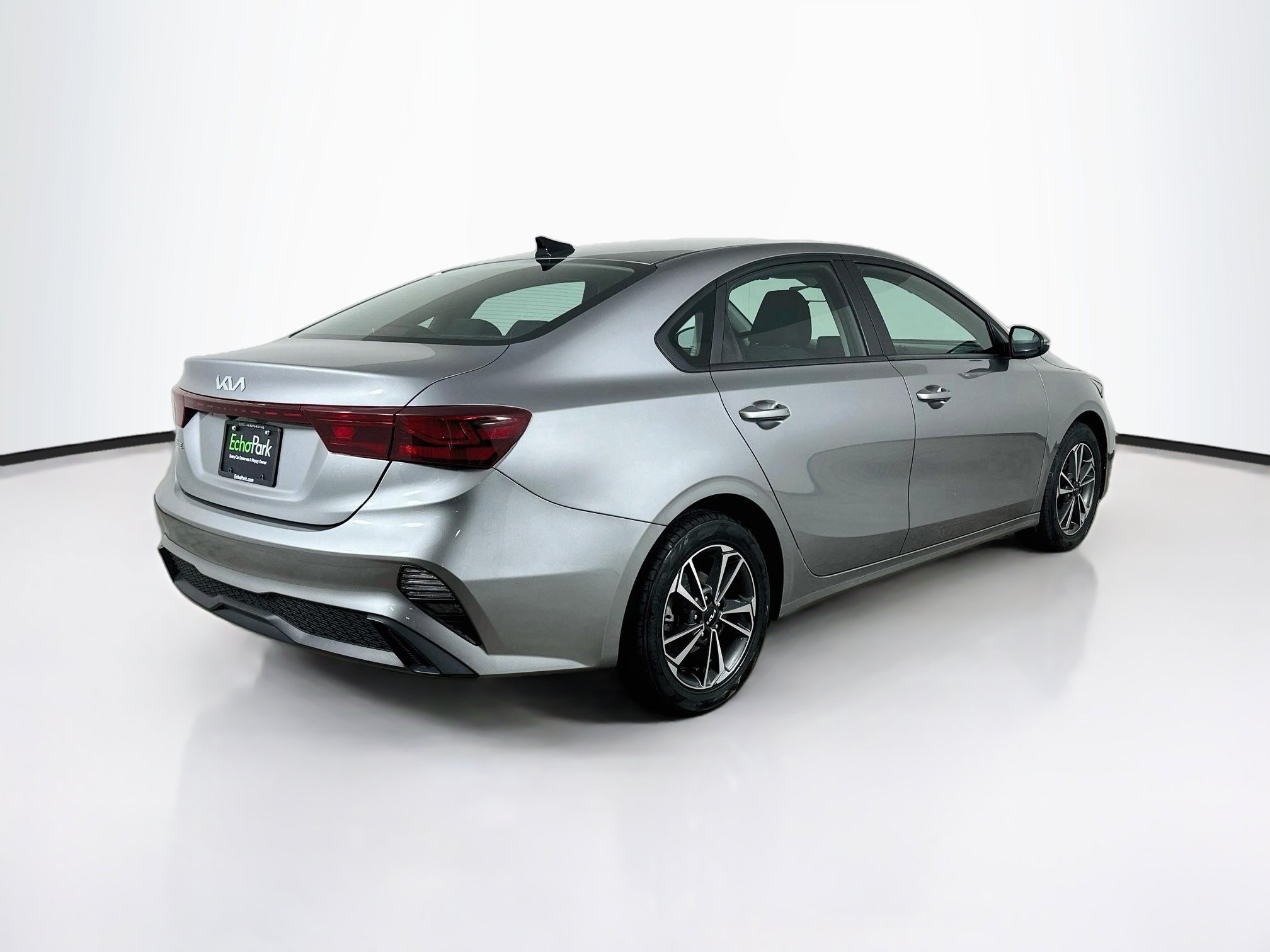 Used 2023 Kia Forte LXS w/ LXS Technology Package FWD image 9