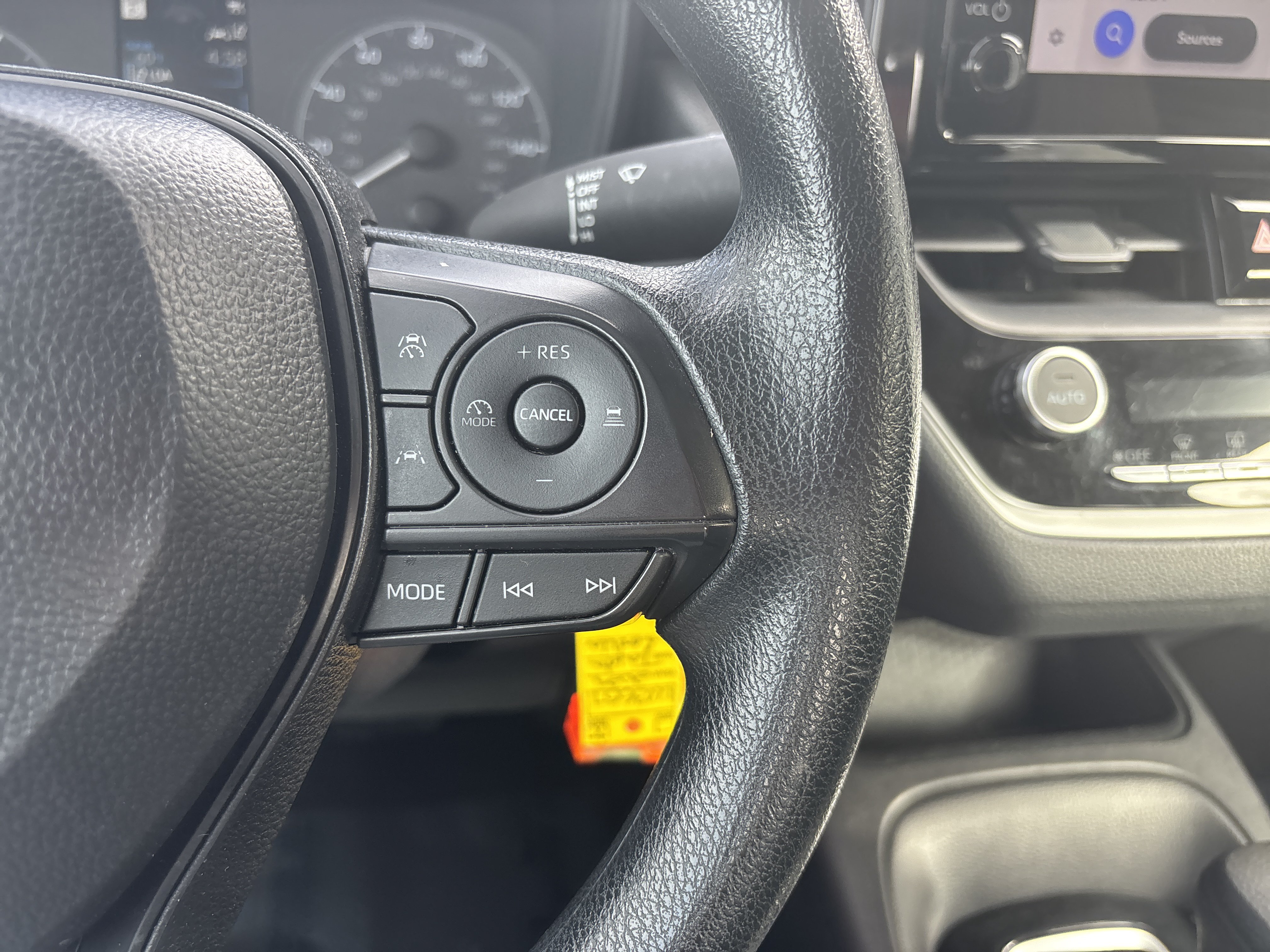 Used 2025 Toyota Corolla LE FWD image 29