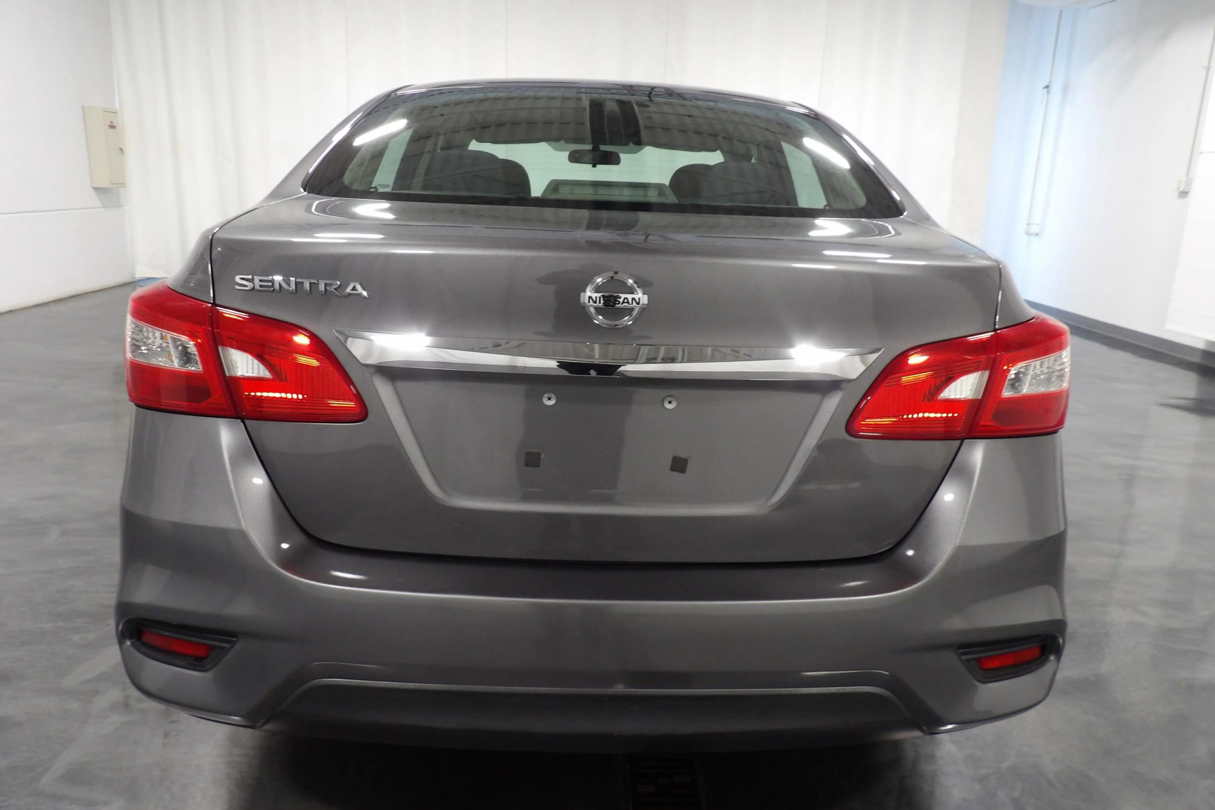 Used 2017 Nissan Sentra S image 5