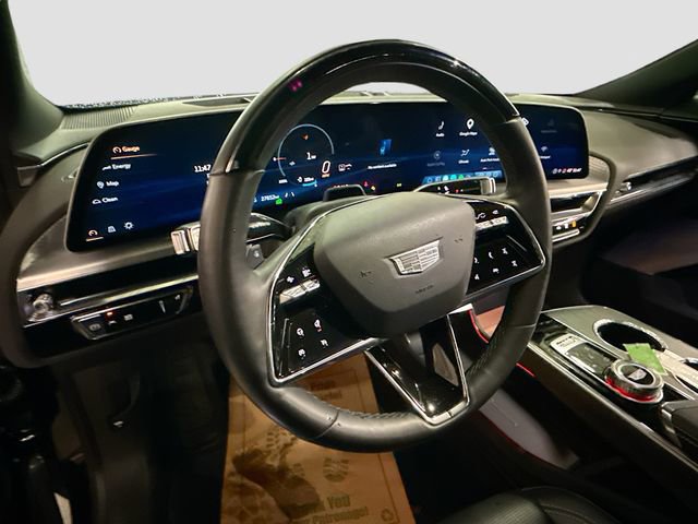Used 2023 Cadillac Lyriq 2WD image 12