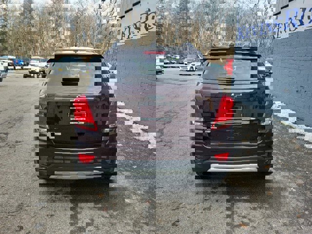 Used 2021 Chevrolet Trax LT w/ LT Convenience Package image 7