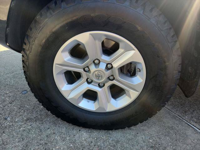 Certified 2021 Toyota 4Runner SR5 RWD image 23