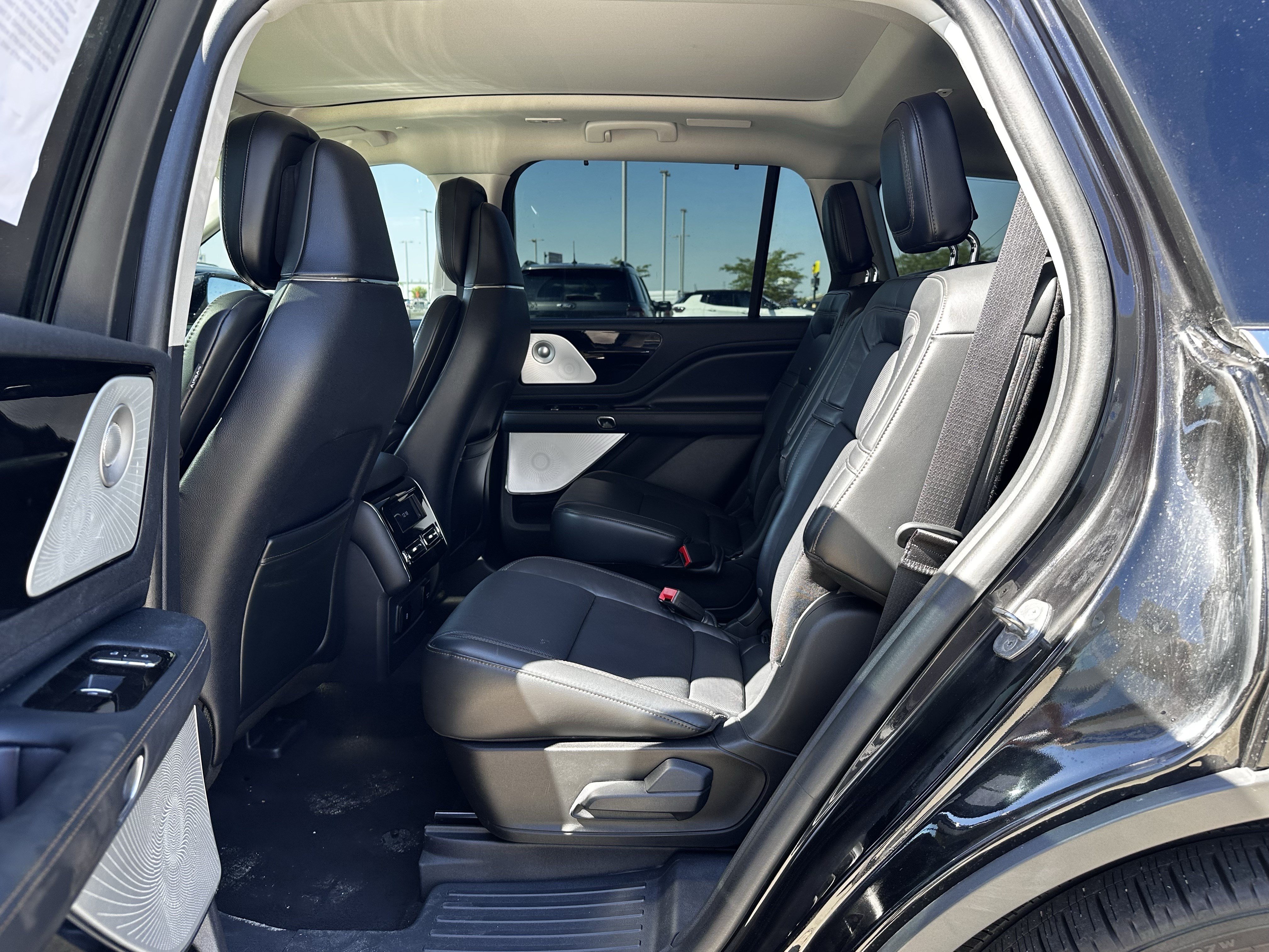 Used 2025 Lincoln Aviator Reserve w/ Equipment Group 201A AWD/4WD image 9