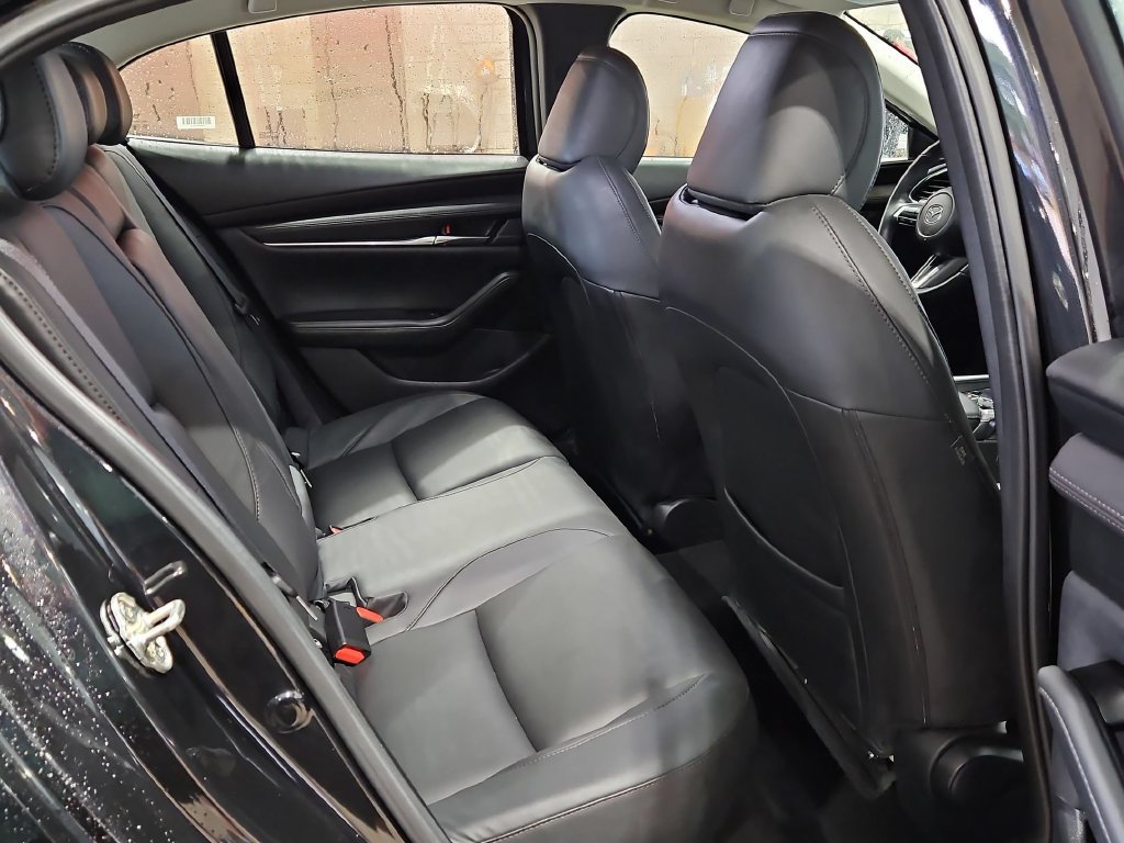 Used 2025 MAZDA MAZDA3 s FWD image 30