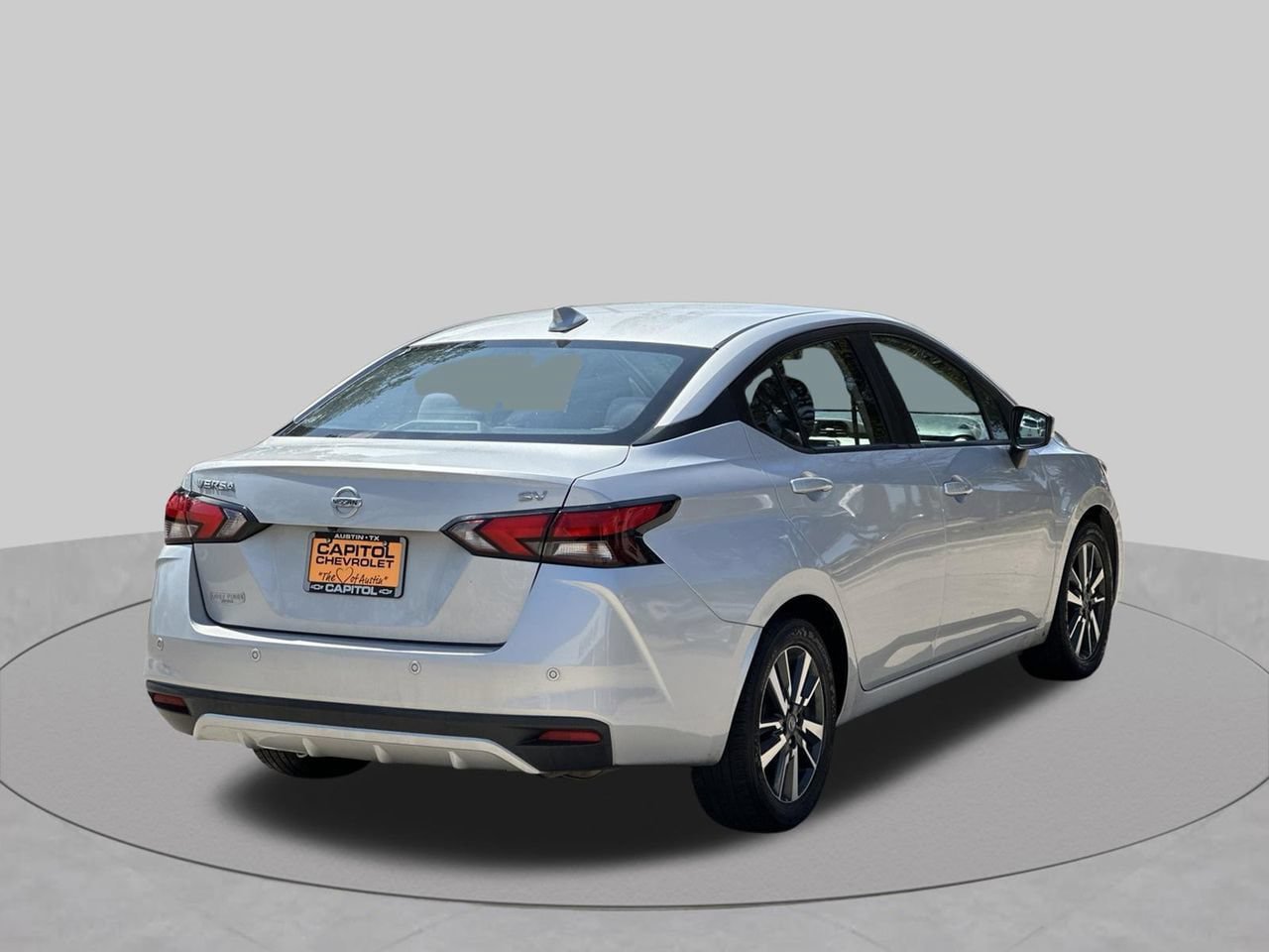 Used 2021 Nissan Versa SV FWD image 5