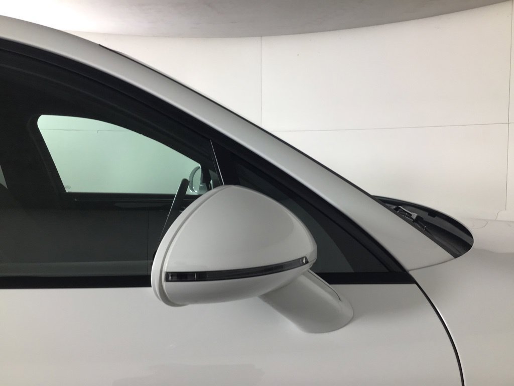 Certified 2023 Porsche Macan Turbo AWD/4WD image 19