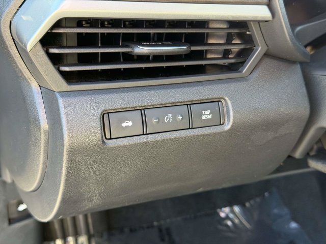 Used 2025 Nissan Altima 2.5 SV FWD image 25