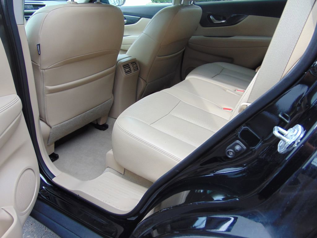 Used 2015 Nissan Rogue SL image 3