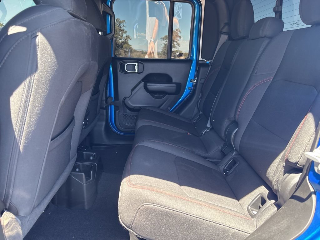Used 2023 Jeep Gladiator Rubicon w/ LED Lighting Group AWD/4WD image 11