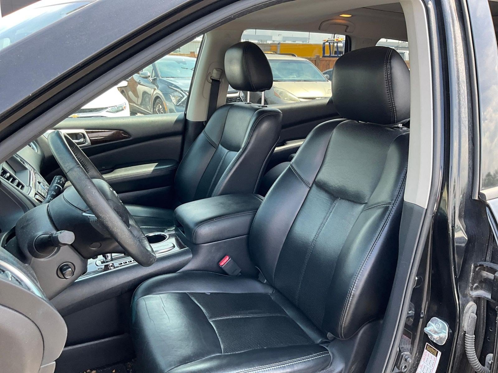 Used 2015 Nissan Pathfinder Platinum FWD image 19