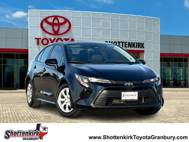 Used 2024 Toyota Corolla LE FWD image 1