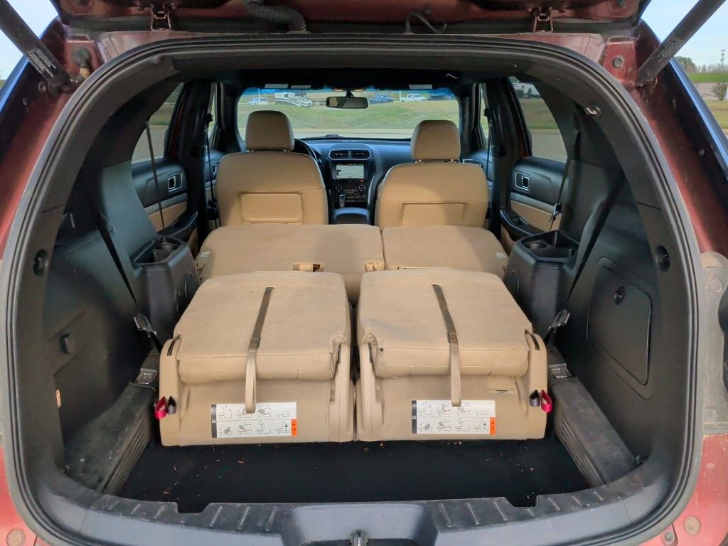 Used 2016 Ford Explorer XLT w/ Equipment Group 202A image 35