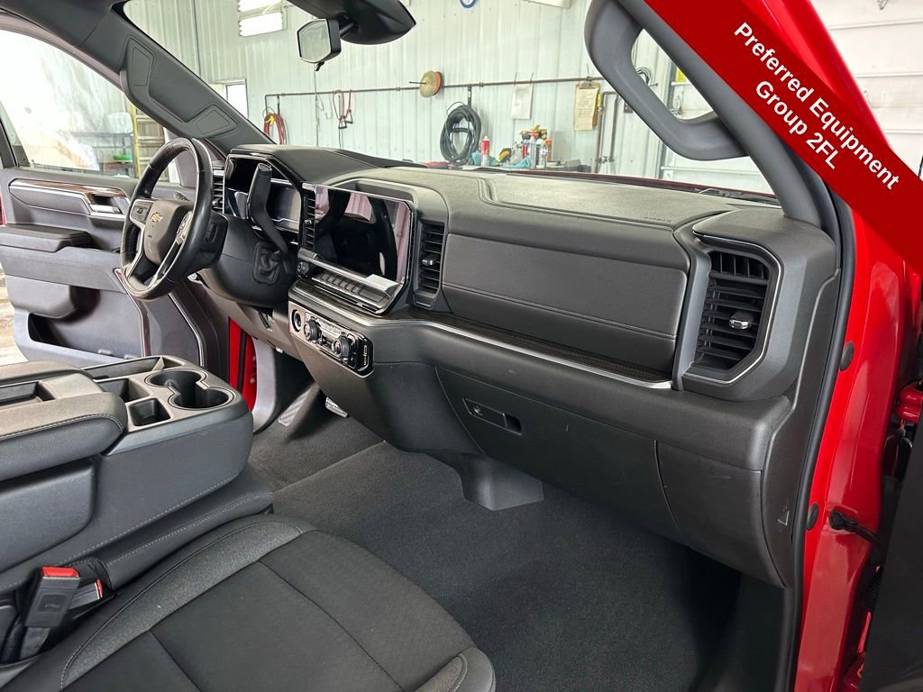 Used 2022 Chevrolet Silverado 1500 LT image 27