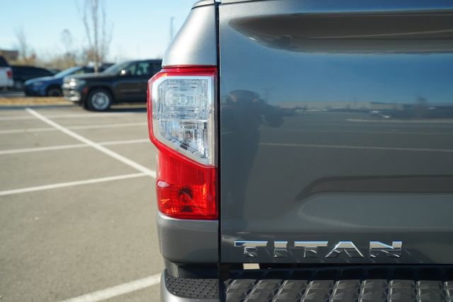 Used 2024 Nissan Titan SV w/ SV Convenience Package image 38