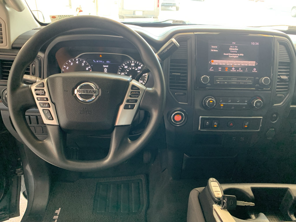 Used 2022 Nissan Titan SV RWD image 14