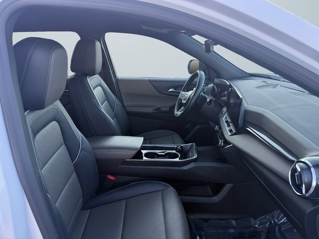 Used 2025 Chevrolet Equinox LT w/ Convenience Package II FWD image 15
