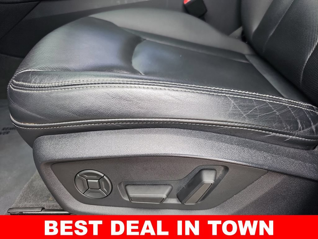 Used 2019 Audi Q8 Premium Plus w/ Premium Plus AWD/4WD image 30
