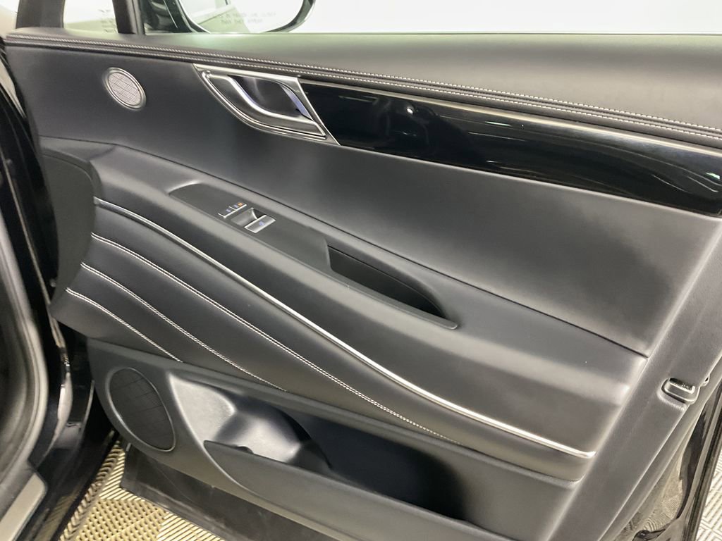 Used 2025 Genesis GV80 2.5T Standard image 21