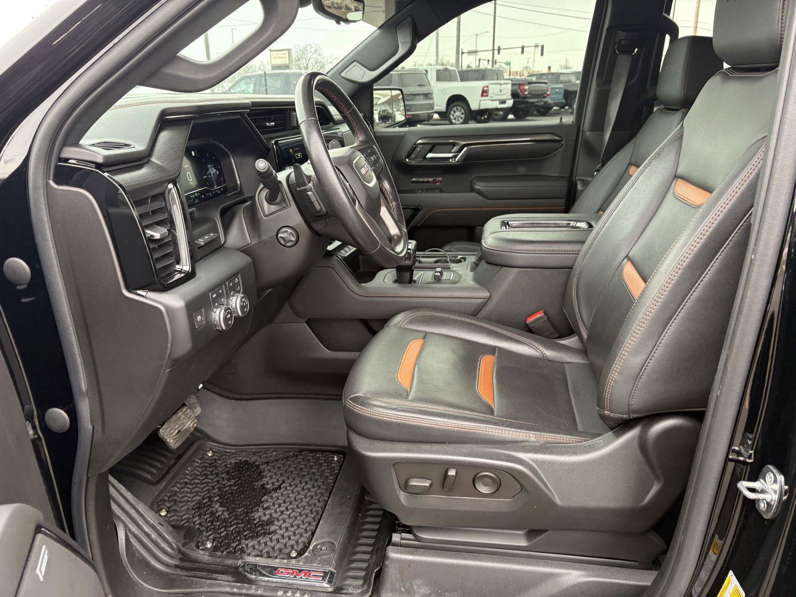 Used 2022 GMC Sierra 1500 AT4 w/ AT4 Premium Package image 4