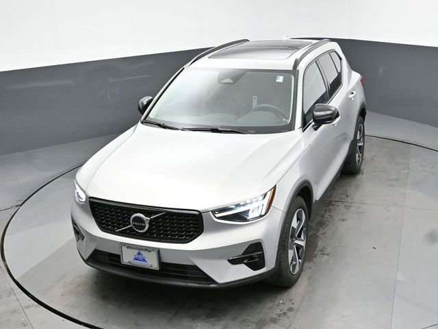 Used 2023 Volvo XC40 B5 Plus w/ Driver Assist Package image 45