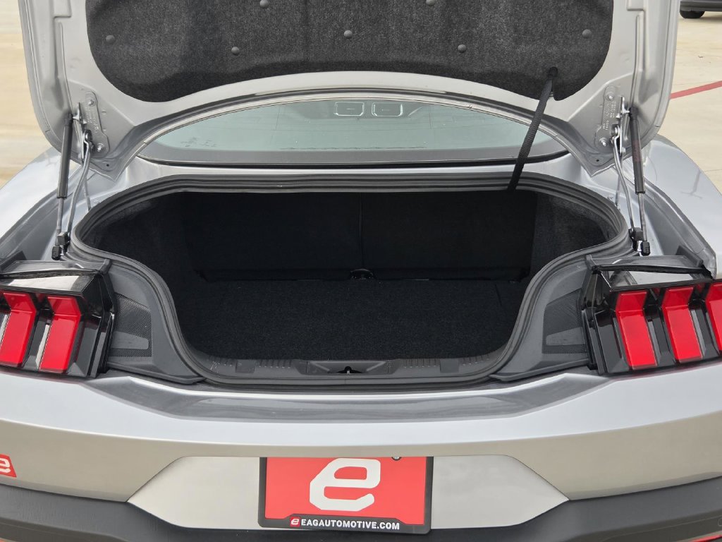Used 2026 Ford Mustang Premium RWD image 31