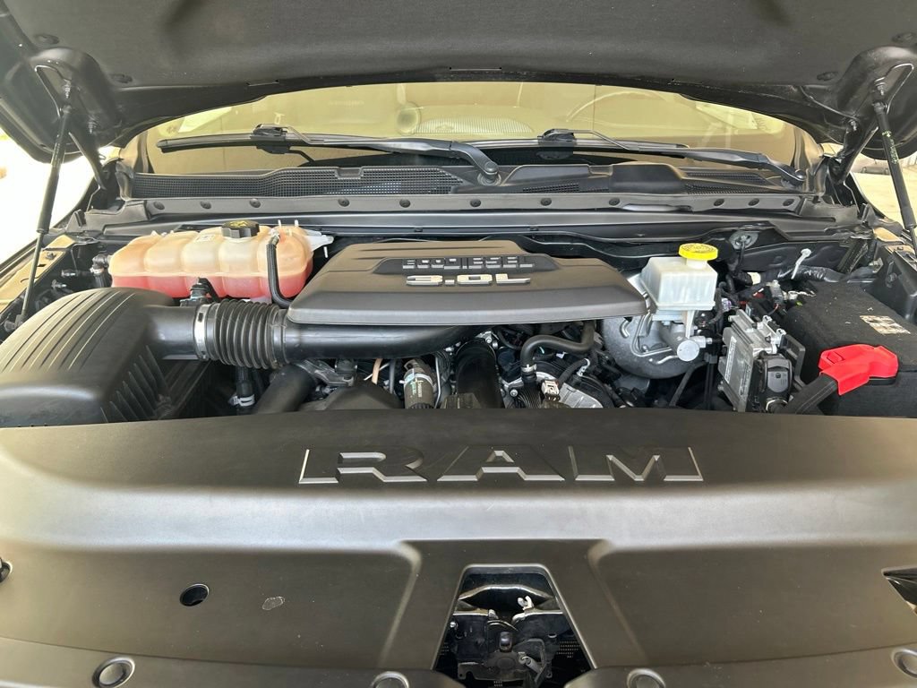 Used 2022 RAM 1500 Laramie AWD/4WD image 11