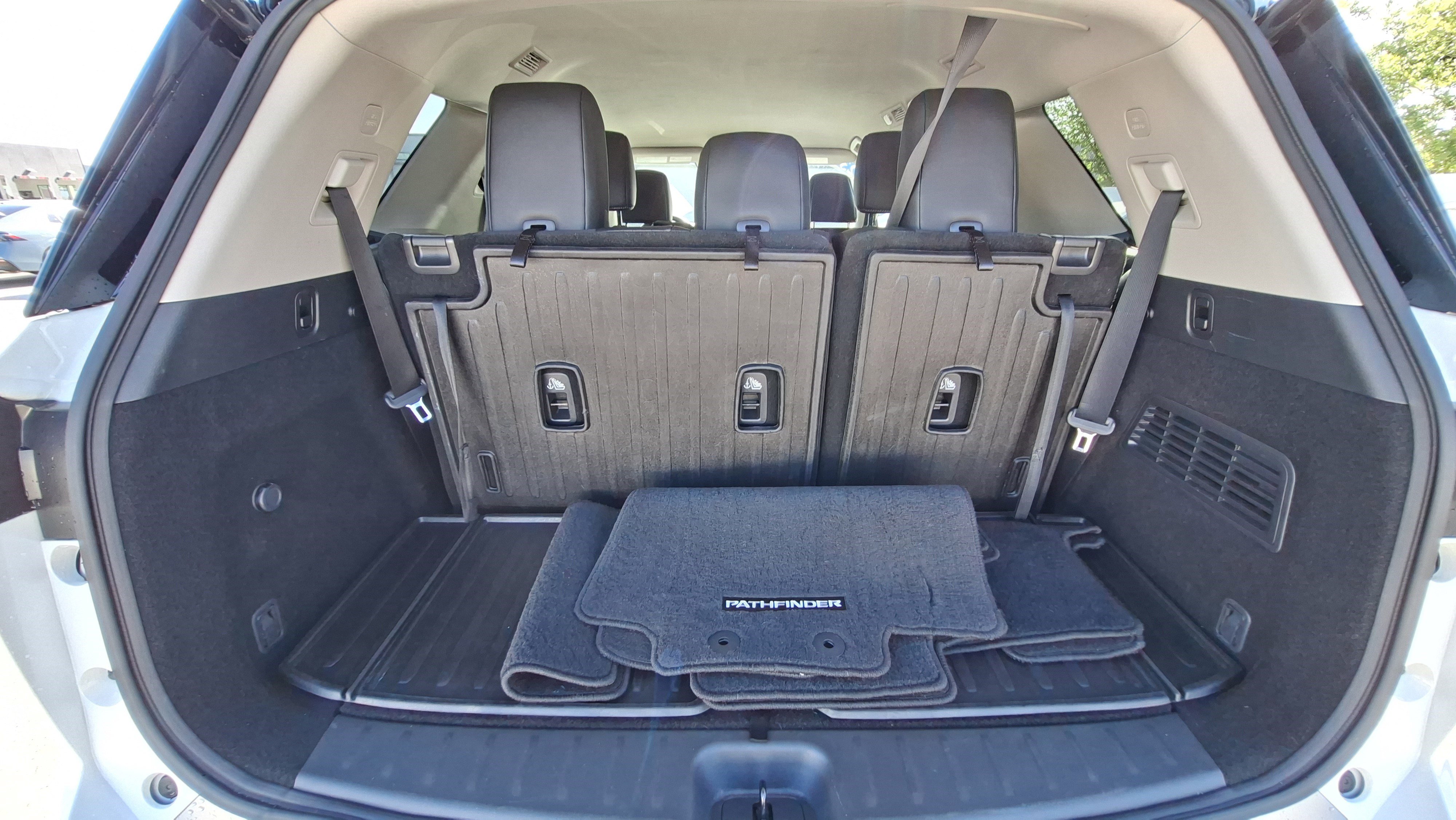 Used 2023 Nissan Pathfinder SL w/ Lighting Package (N92) image 22