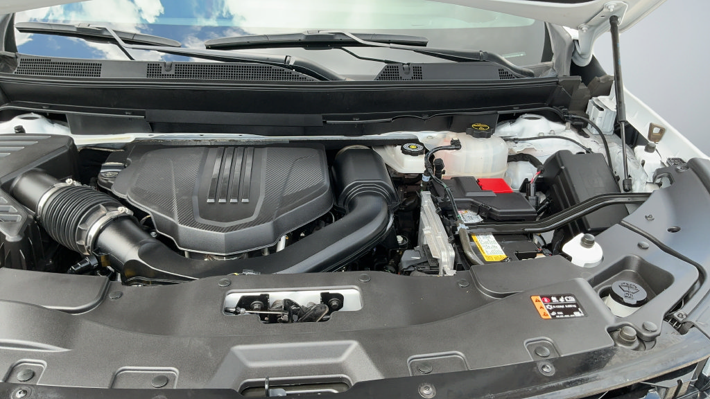 Used 2025 Chevrolet Traverse RS AWD/4WD image 24