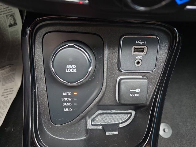 Used 2020 Jeep Compass Limited image 31
