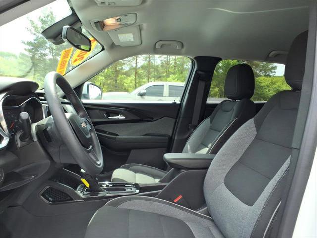 Used 2023 Chevrolet TrailBlazer LT w/ Convenience Package AWD/4WD image 11
