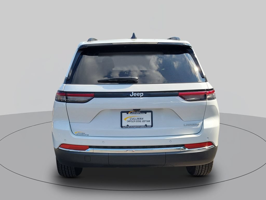 New 2026 Jeep Grand Cherokee Laredo RWD image 4
