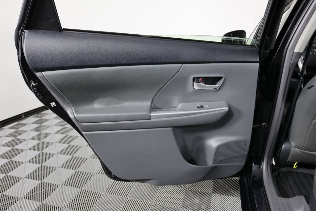 Used 2014 Toyota Prius V Two image 14