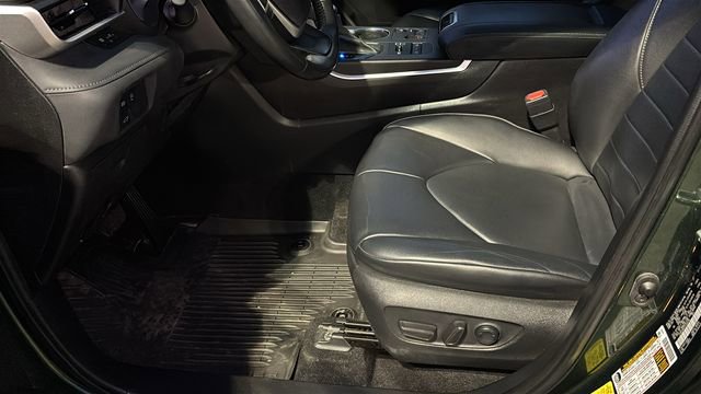 Used 2023 Toyota Highlander XLE w/ Protection Package #3 (TMS) image 25